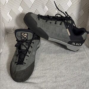 5.10 Five Ten guide Tennie shoes Gray hiking outdoor Shoes men’s size 12